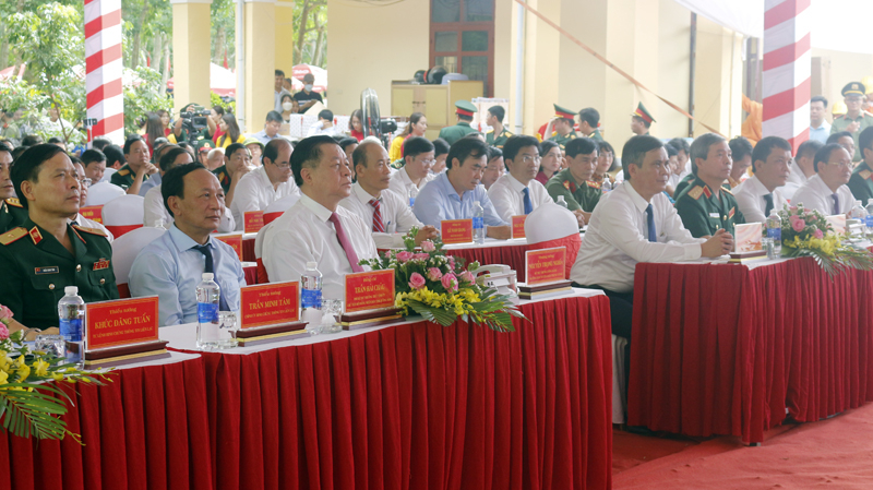 Các đại biểu dự lễ tưởng niệm.
