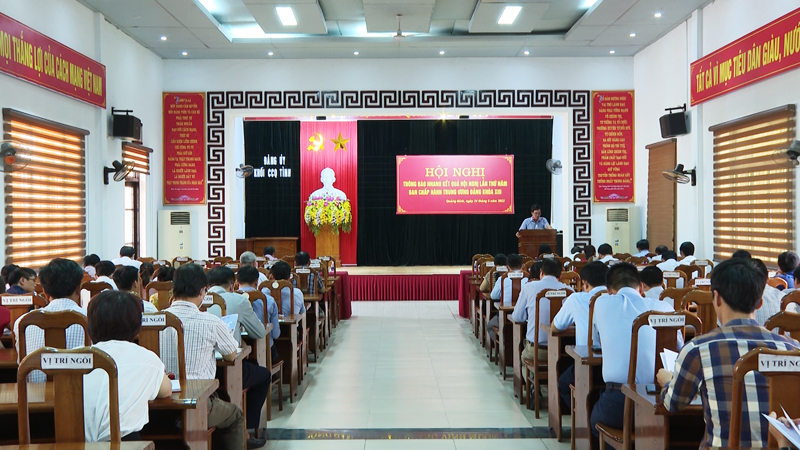 Ban Thường vụ Đảng ủy Khối CCQ tỉnh tổ chức hội nghị thông báo nhanh kết quả Hội nghị Trung ương 5 (khóa XIII) cho đội ngũ báo cáo viên của Đảng bộ Khối.