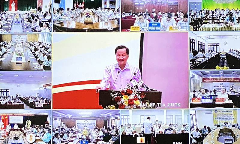 Phó Thủ tướng Chính phủ Lê Minh Khái phát biểu chỉ đạo tại hội nghị.