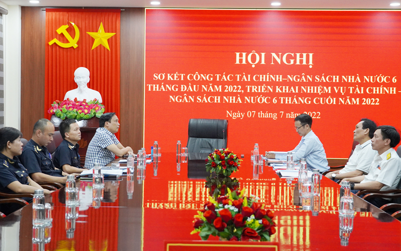 Đại diện lãnh đạo các đơn vị trong ngành Tài chính tỉnh dự hội nghị.