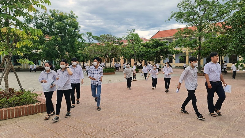 Ngày thi đầu tiên trên địa bàn huyện Quảng Ninh diễn ra an toàn, nghiêm túc.