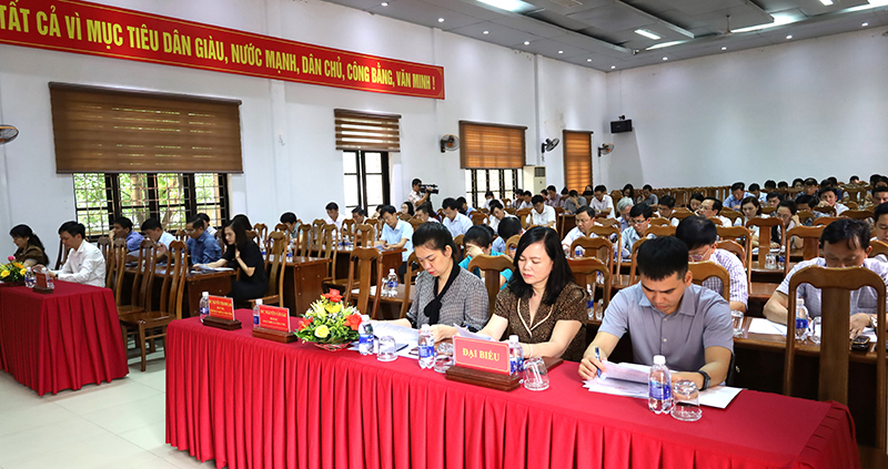 Các đại biểu dự hội nghị.