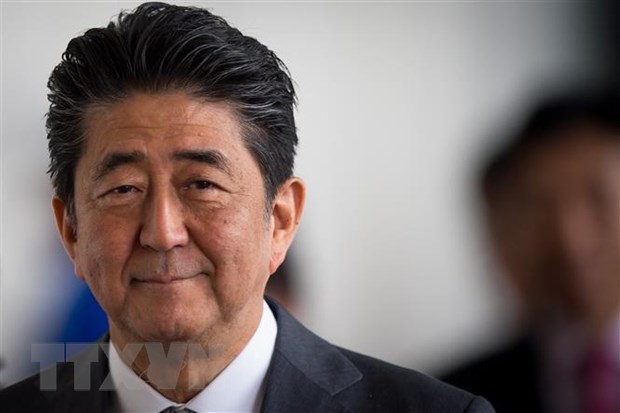 Ông Abe Shinzo, lúc đương nhiệm Thủ tướng Nhật Bản, sau khi dự hội nghị nhóm Visegrad - Nhật Bản tại Bratislava, Slovakia, ngày 25/4/2019. (Ảnh: AFP/TTXVN)