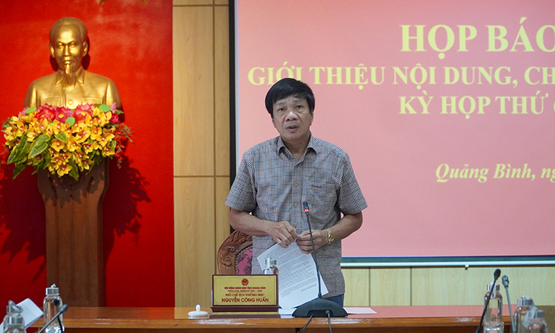 Đồng chí Phó Chủ tịch Thường trực HĐND tỉnh Nguyễn Công Huấn kết luận hội nghị