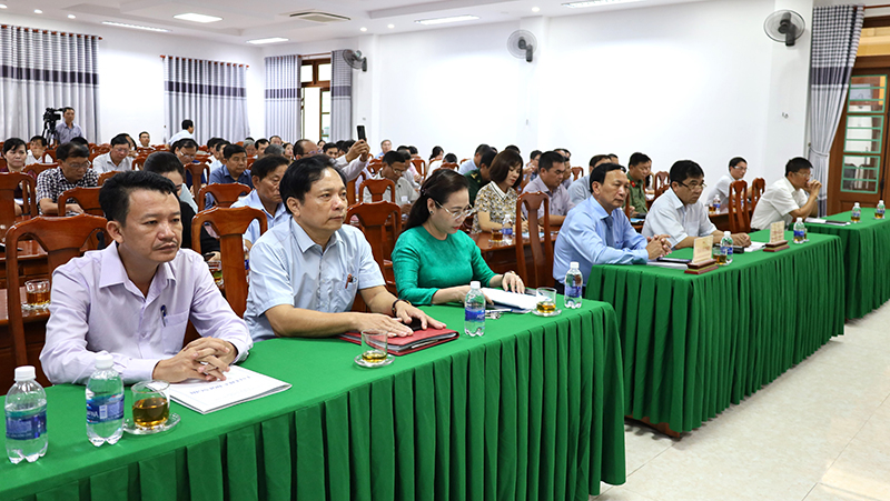 Các đại biểu dự hội nghị.