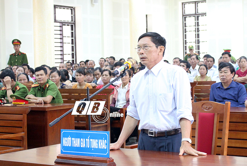 Ông Hoàng Văn Đức tại tòa.