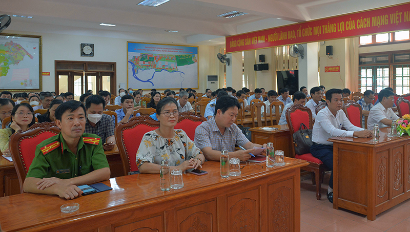 Các đại biểu tham dự lễ phát động.