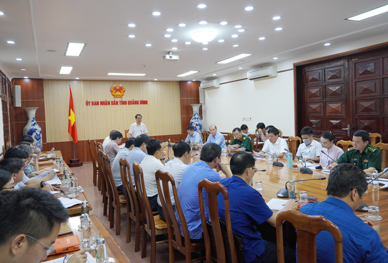 Đồng chí Phó Chủ tịch UBND tỉnh Phan Mạnh Hùng phát biểu kết luận tại cuộc họp.