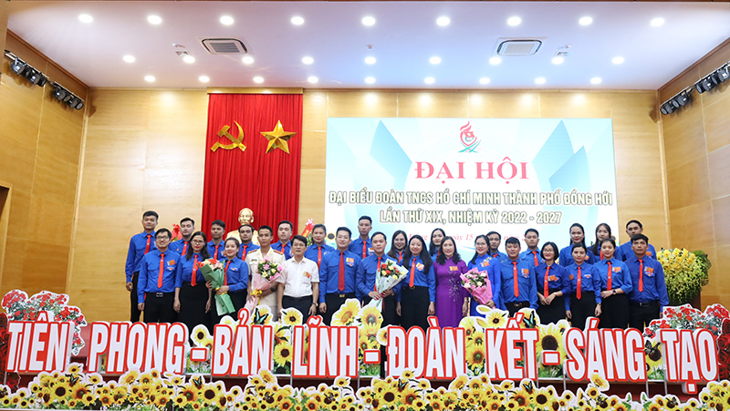 Ban Chấp hành Thành đoàn nhiệm kỳ 2022-2027 gồm 25 đồng chí. 