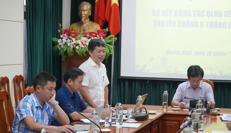 Đại diện lãnh đạo Sở TT-TT giải đáp những vấn đề liên quan đến công tác chuyển đổi số trên địa bàn tỉnh.