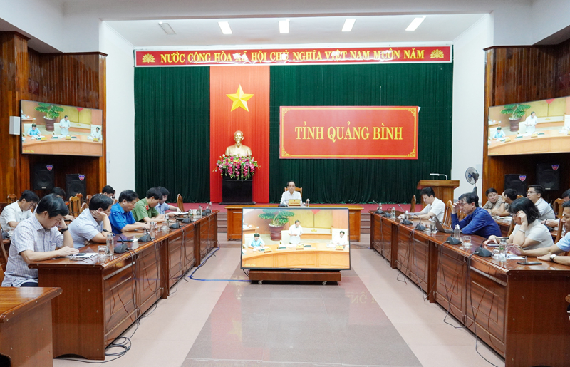 Các đại biểu dự cuộc họp tại điểm cầu Quảng Bình.