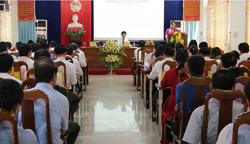 Toàn cảnh kỳ họp.