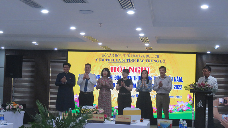 Đại diện các đơn vị thuộc cụm thi đua