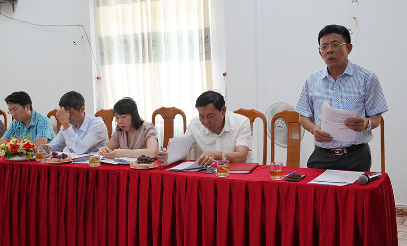 Đại diện lãnh đạo  Ban Dân vận Tỉnh ủy phát biểu tại hội nghị.