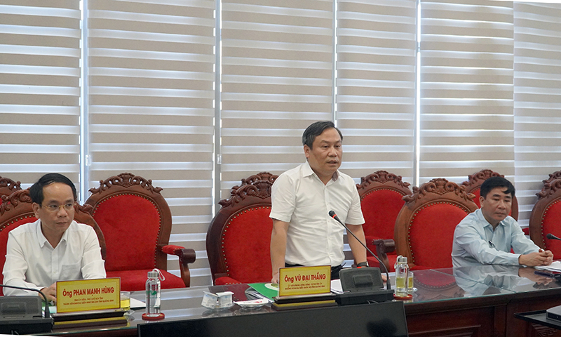 Đồng chí Bí thư Tỉnh ủy Vũ Đại Thắng ghi nhận những đóng góp tích cực và hiệu quả thiết thực của NHCSXH đối với công cuộc xóa đói giảm nghèo của tỉnh.