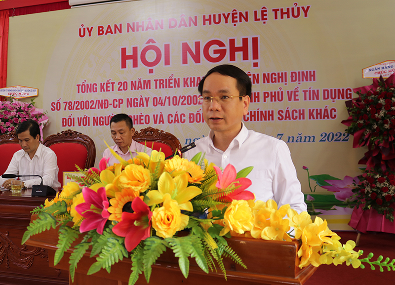 Đồng chí Phó Chủ tịch UBND tỉnh Phan Mạnh Hùng phát biểu tại hội nghị.