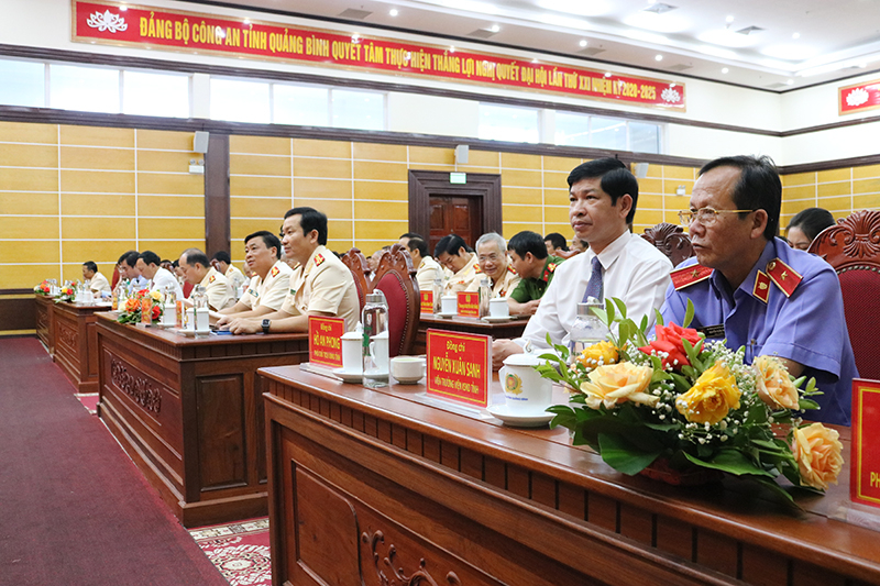 Các đại biểu tham dự buổi gặp mặt