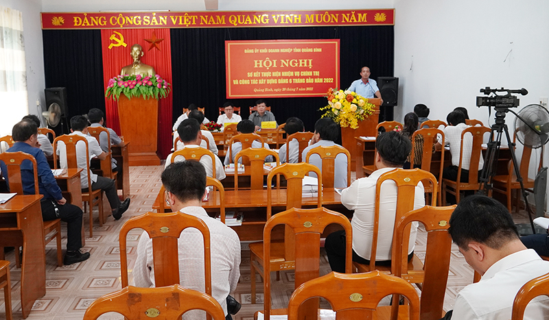 Toàn cảnh hội nghị.