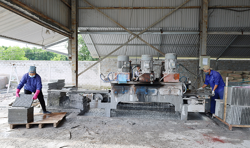Công ty CP khoáng sản Thuận Sơn ở CCN Bắc Nghĩa phục hồi sản xuất, nâng cao chất lượng sản phẩm.
