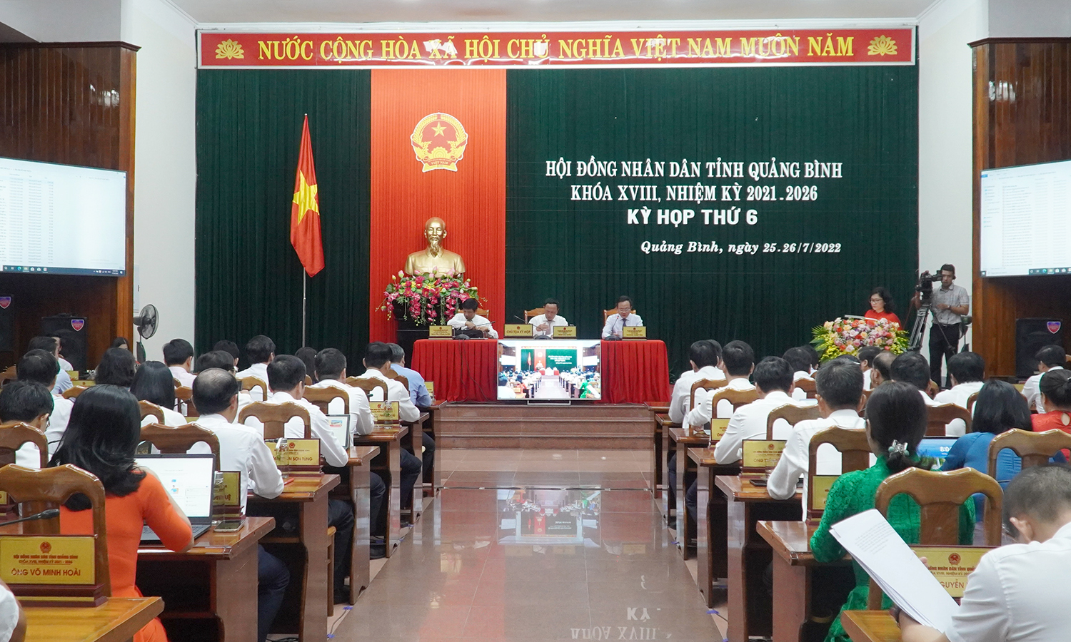 Toàn cảnh phiên khai mạc