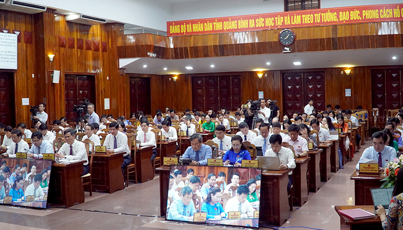 Đại biểu dự kỳ họp