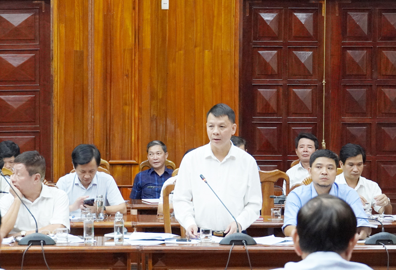 Đại diện Ban QLDA 6 (Bộ GTVT) báo cáo tình hình thực hiện dự án của đơn vị.