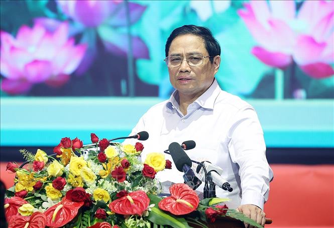 Thủ tướng Phạm Minh Chính phát biểu động viên, giao nhiệm vụ cho các đội tìm kiếm, quy tập hài cốt liệt sĩ. Ảnh: Dương Giang/TTXVN