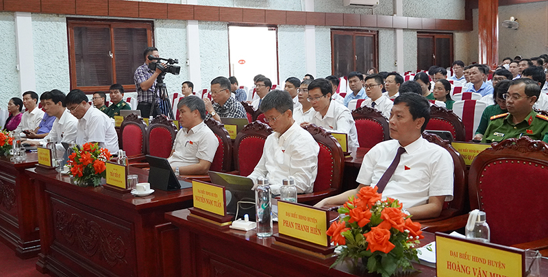 Các đại biểu tham dự tại kỳ họp.