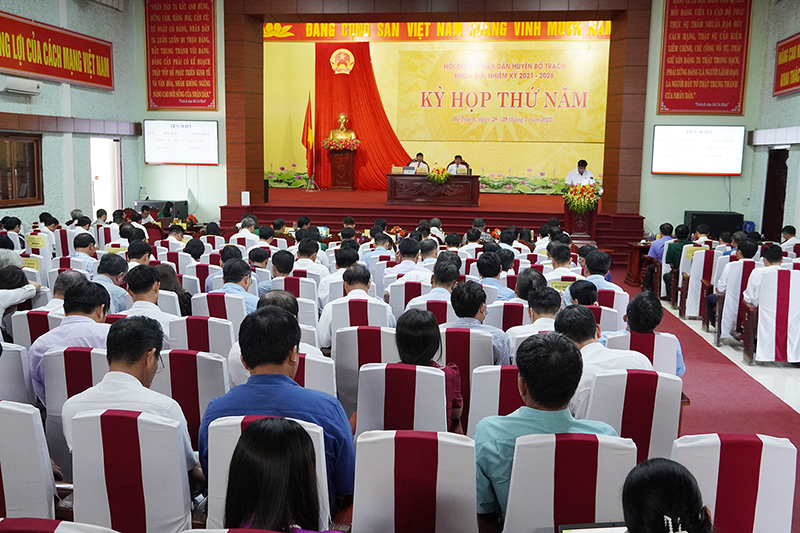 Toàn cảnh kỳ họp.