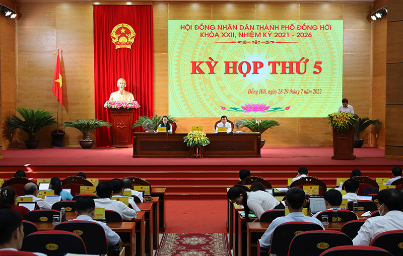 Toàn cảnh kỳ họp thứ 5 HĐND TP. Đồng Hới.