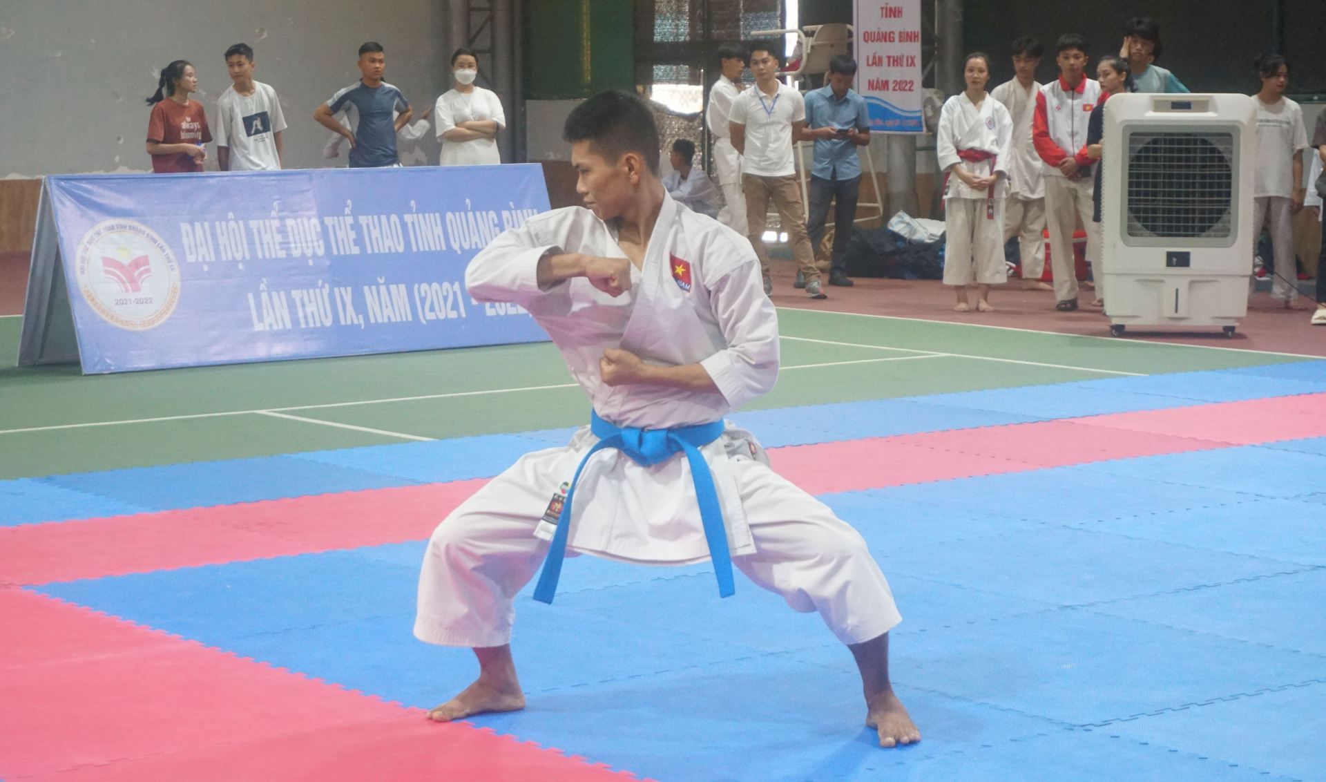 VĐV thi đấu tại giải.