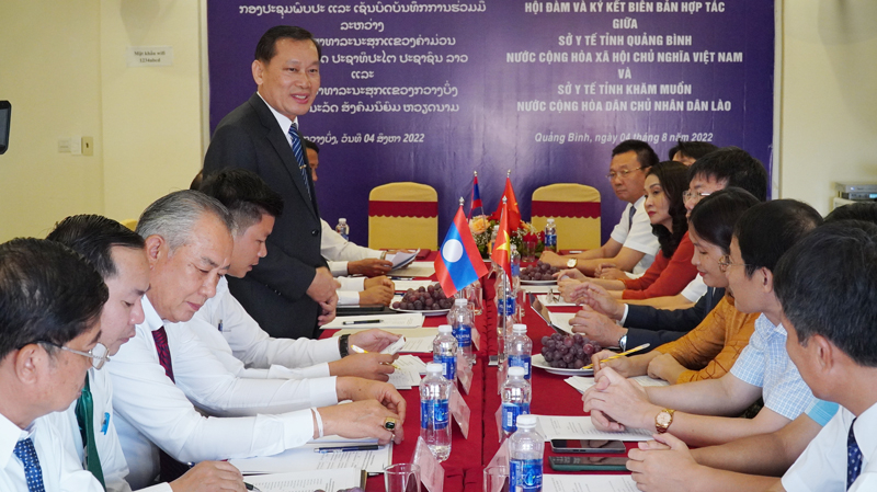 Toàn cảnh buổi hội đàm giữa Sở Y tế Quảng Bình và Sở Y tế  Khăm Muồn.  