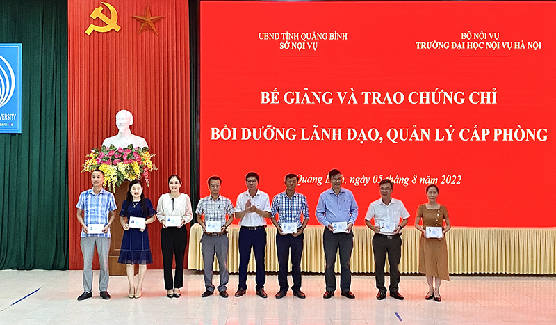 100% học viên tham gia khóa bồi dưỡng được cấp chứng chỉ.