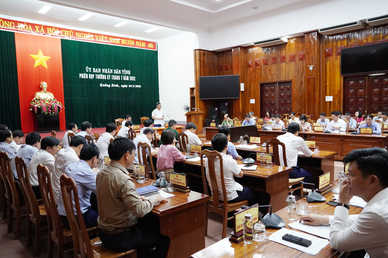 Quang cảnh phiên họp.