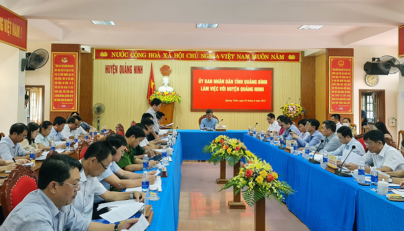 Toàn cảnh buổi làm việc.
