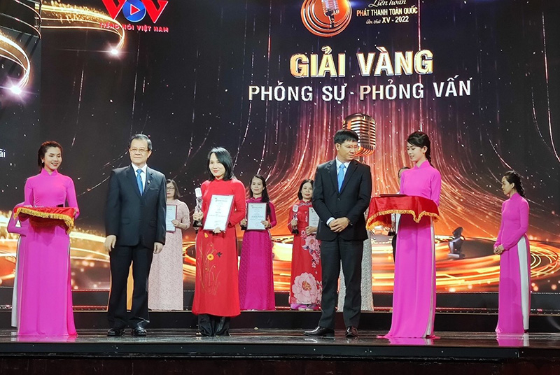 Giải vàng thuộc về tác phẩm “Tấm lòng” của tác giả Phương Thảo.