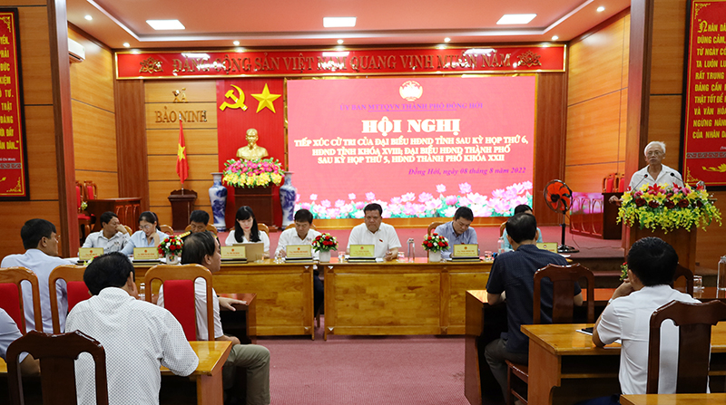 Các đại biểu HĐND tỉnh và HĐND TP. Đồng Hới TXCT TP. Đồng Hới.