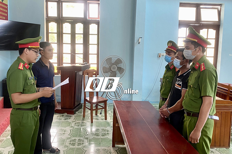 Tống đạt lệnh giữ người trong trường hợp khẩn cấp đối với Nguyễn Quốc Thắng để tiếp tục điều tra, xử lý về tội Trộm cắp tài sản.