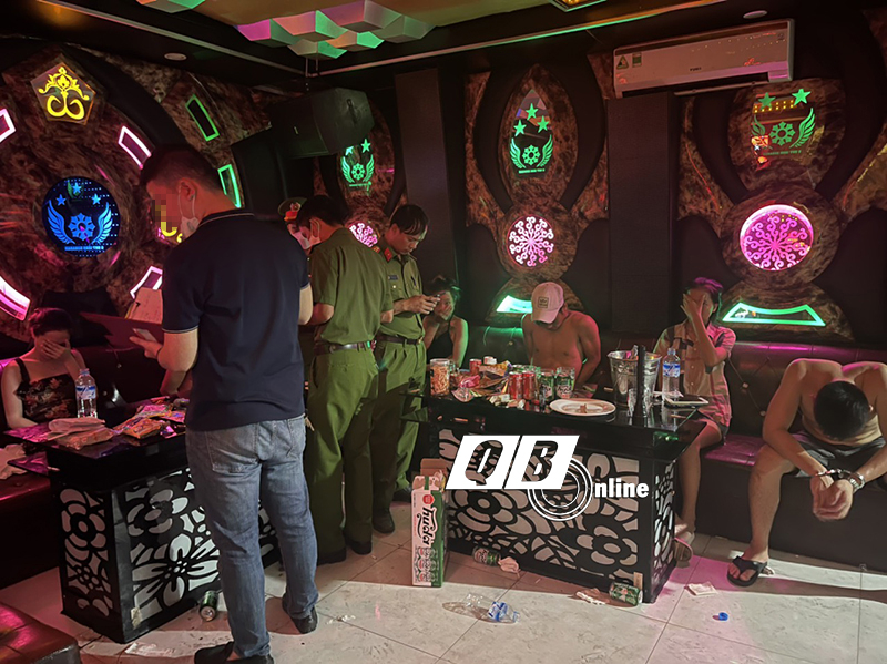 Các đối tượng sử dụng trái phép chất ma túy tại phòng karaoke-P3, cơ sở kinh doanh lưu trú-karaoke-massage Hoài Thu 2.