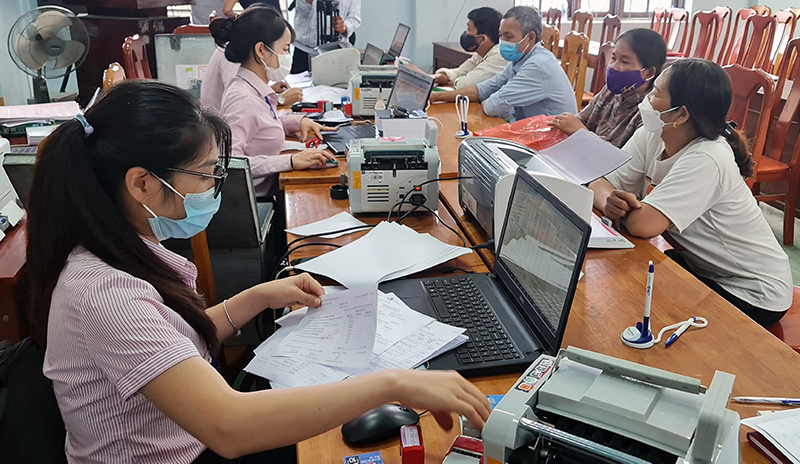 Thông qua nguồn vốn vay ưu đãi từ Phòng Giao dịch NHCSXH huyện, nhiều hội viên phụ nữ đã thoát nghèo.