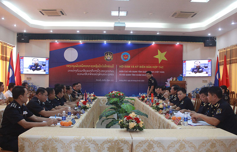 Các đại biểu dự hội đàm