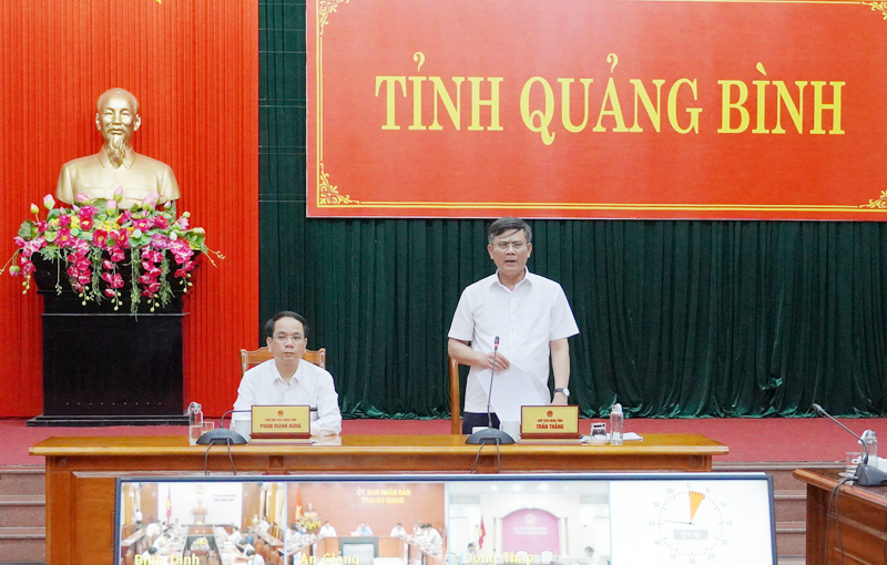 Đồng chí Chủ tịch UBND tỉnh Trần Thắng phát biểu tại hội nghị.