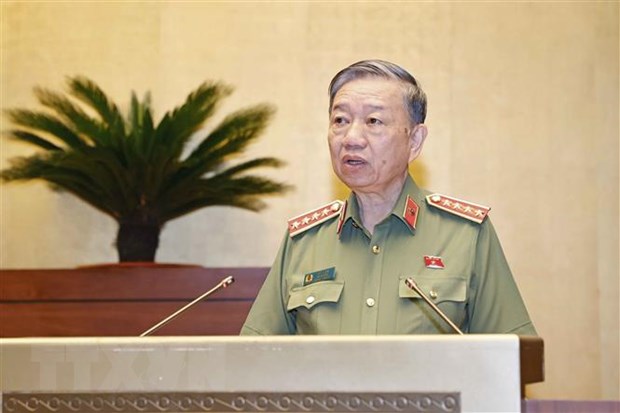 Đại tướng Tô Lâm, Bộ trưởng Bộ Công an trả lời chất vấn. (Ảnh: Doãn Tấn/TTXVN)