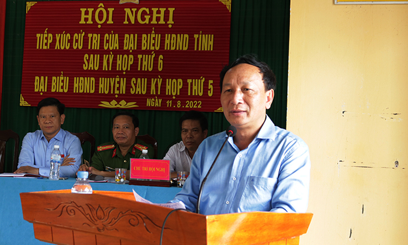 Đồng chí Trần Hải Châu, Phó Bí thư Thường trực Tỉnh ủy, Chủ tịch HĐND tỉnh tiếp thu và trả lời ý kiến cử tri huyện Lệ Thủy.