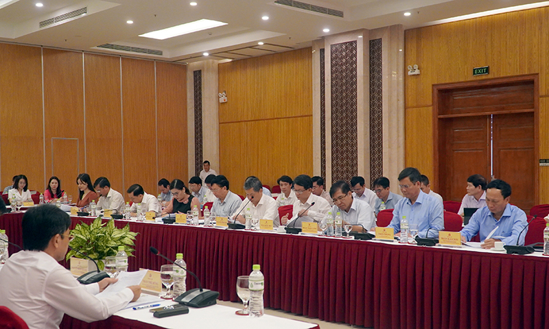 Các đồng chí lãnh đạo tỉnh, sở, ban, ngành tham dự tọa đàm