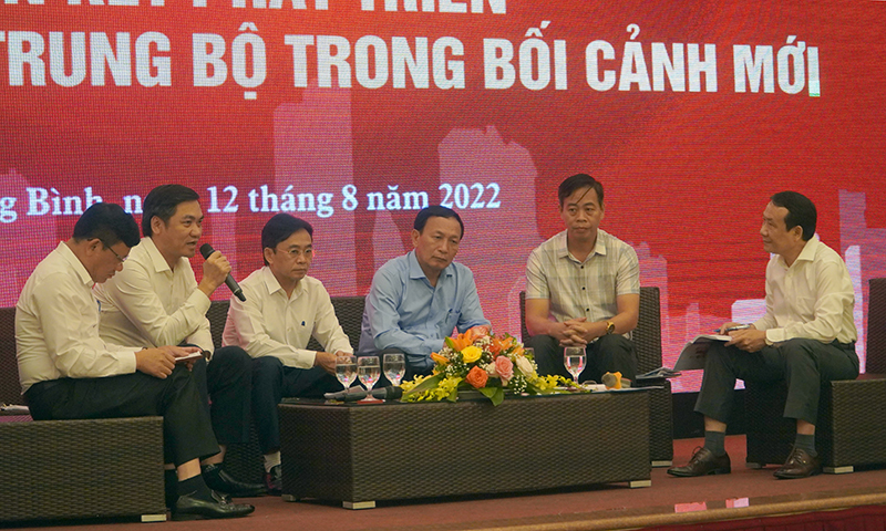 Phiên trao đổi, đối thoại chính sách của các đồng chí trong Thường trực Tỉnh ủy các tỉnh Thanh Hóa, Nghệ An, Hà Tĩnh, Quảng Bình, Quảng Trị