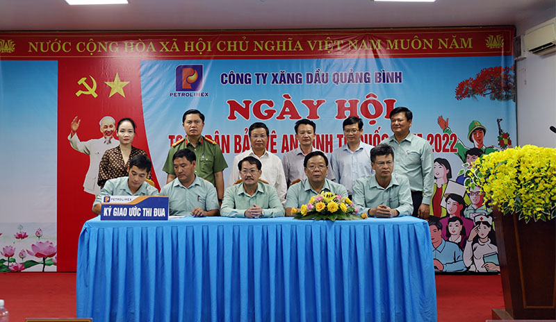 Các đoàn thể, đơn vị ký kết giao ước thi đua