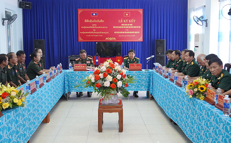 Toàn cảnh lễ ký kết.