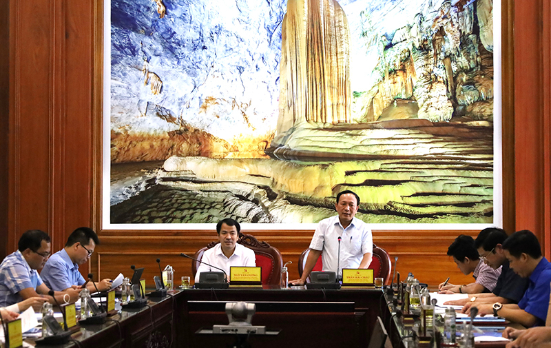 Đồng chí Phó Bí thư Thường trực Tỉnh ủy Trần Hải Châu phát biểu tại buổi làm việc.