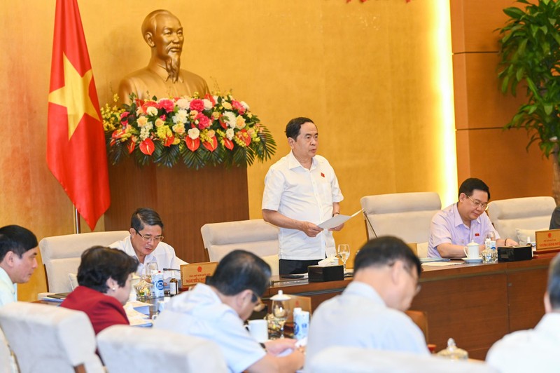 Phó Chủ tịch Thường trực Quốc hội Trần Thanh Mẫn điều hành nội dung cho ý kiến về dự thảo Nghị quyết hướng dẫn hoạt động giám sát của Hội đồng nhân dân. (Ảnh: DUY LINH)